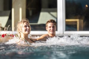Piscina esterna Berghotel Miramonti